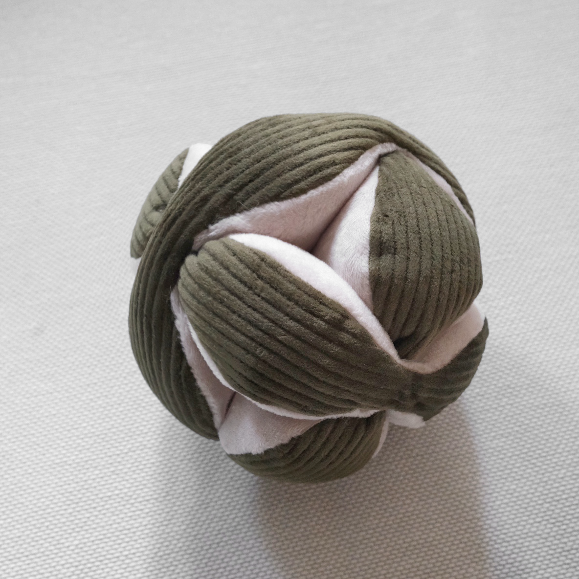 Jouet d'enrichissement Monti Pin